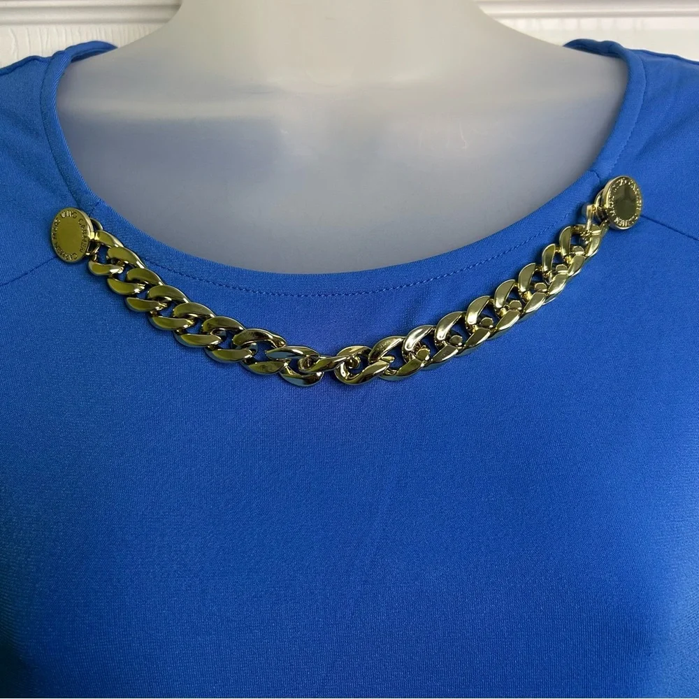 Carmen Marc Valvo Blue Tank with Gold Chain Accent Sleeveless Blouse Sz Medium - Picture 4 of 9